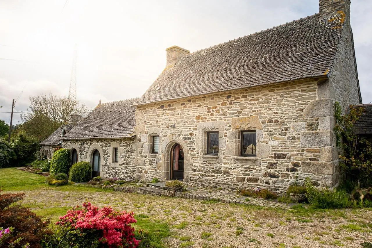 Holiday home Magnifique Longere Bretonne. Villa Lanmeur France