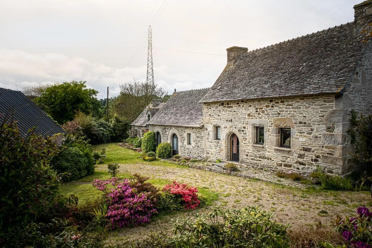 Holiday home Magnifique Longere Bretonne. Villa Lanmeur